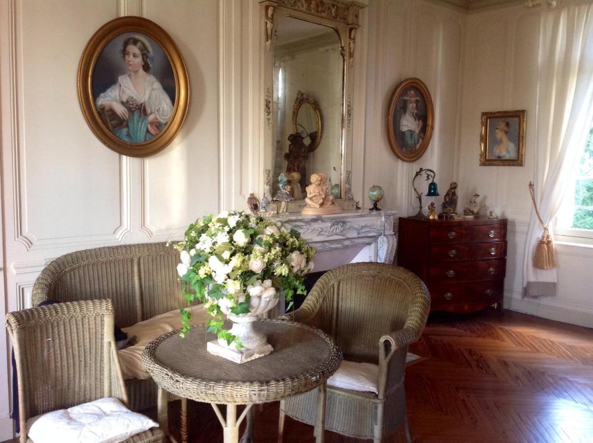 Chateau Du Mont Perreux Saint-Martin-du-Vivier Kültér fotó